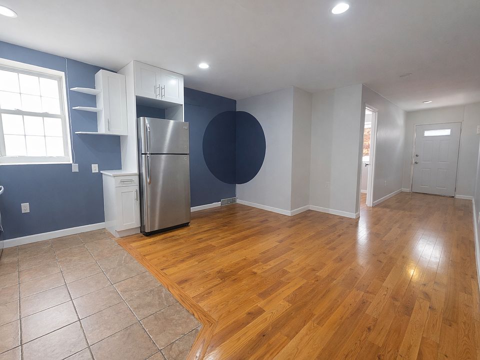 1st image of 343 Palmetto St #2