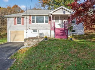 201 Rossway Rd, Pleasant Valley, NY 12569