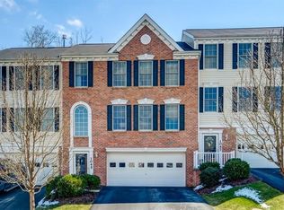 1045 Woodlawn Dr, Canonsburg, PA 15317