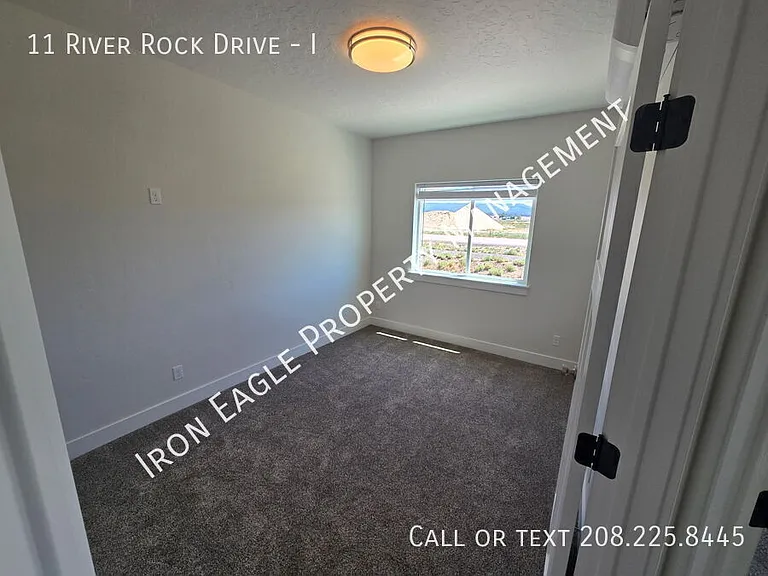 11 River Rock Dr #I — Photo 6