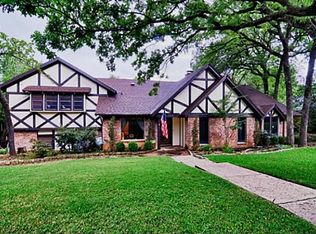700 Hurst Dr, Bedford, TX 76022