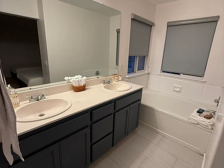 1323 Montgomery Ln — Photo 11