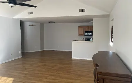 38 E Woodhaven Dr — Photo 3