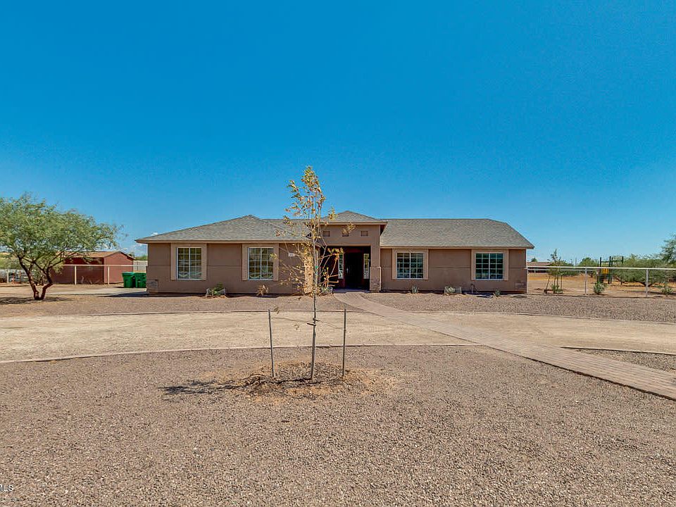 1st image of 3853 E Santa Clara Dr