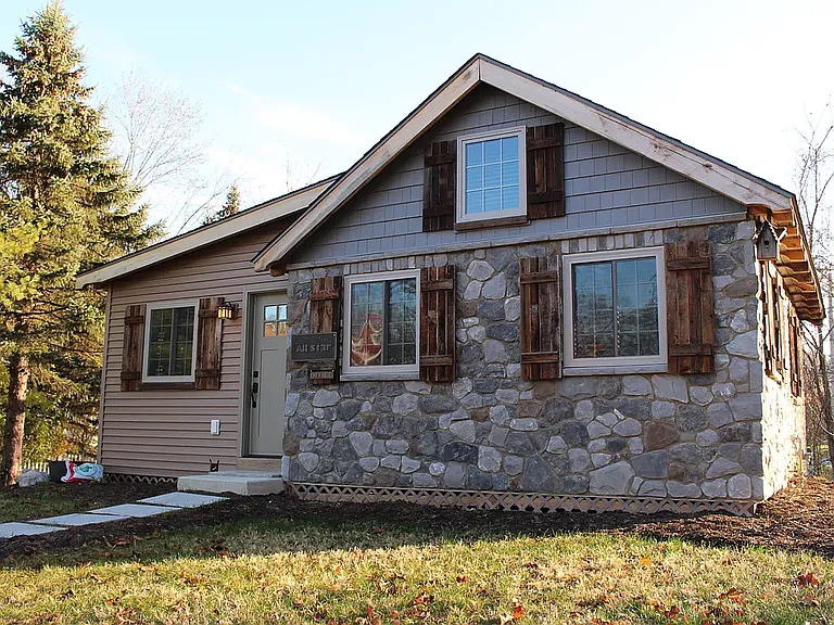 100 Sycamore Dr — Photo 1
