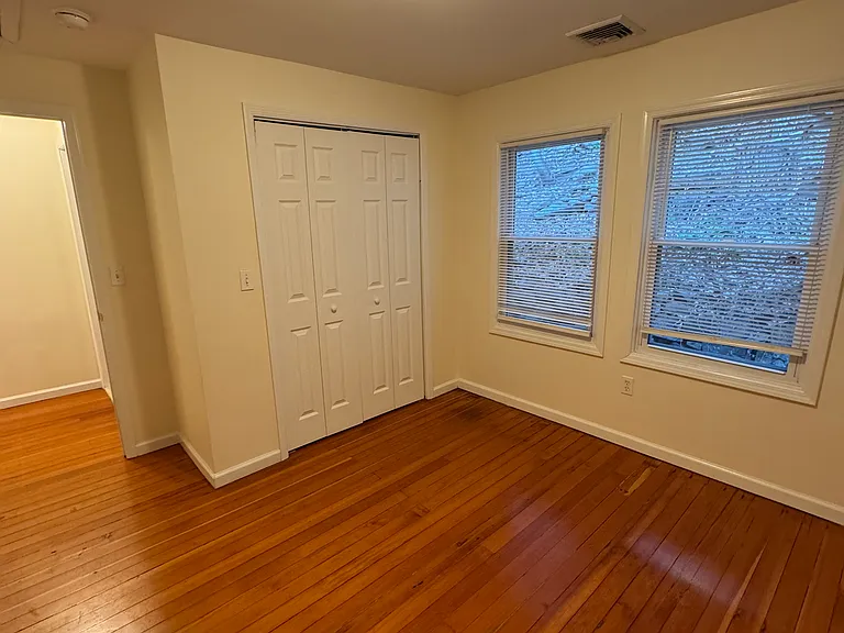 698 Undercliff Ave — Photo 12