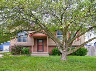 131 S 52nd St, West Des Moines, IA 50265