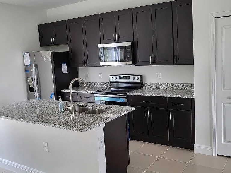 7260 SW 132nd Pl — Photo 1