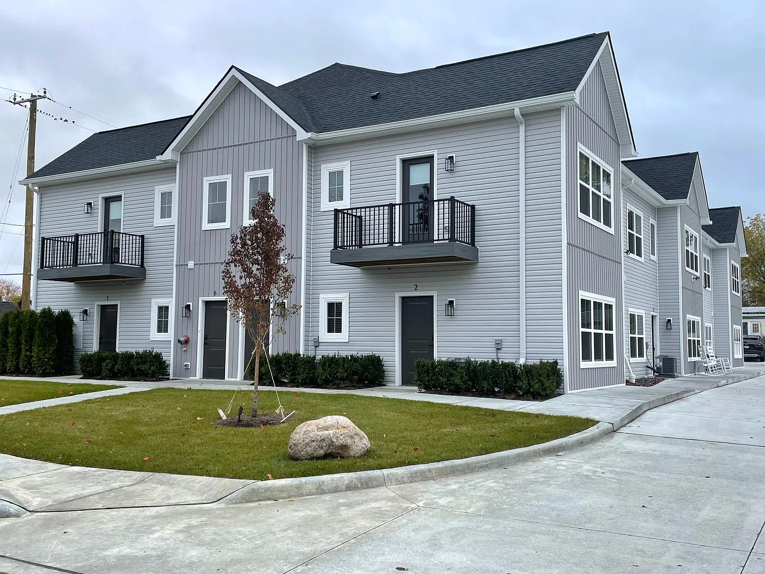 2 bed, 1000 sqft, $1,650 — Photo 1
