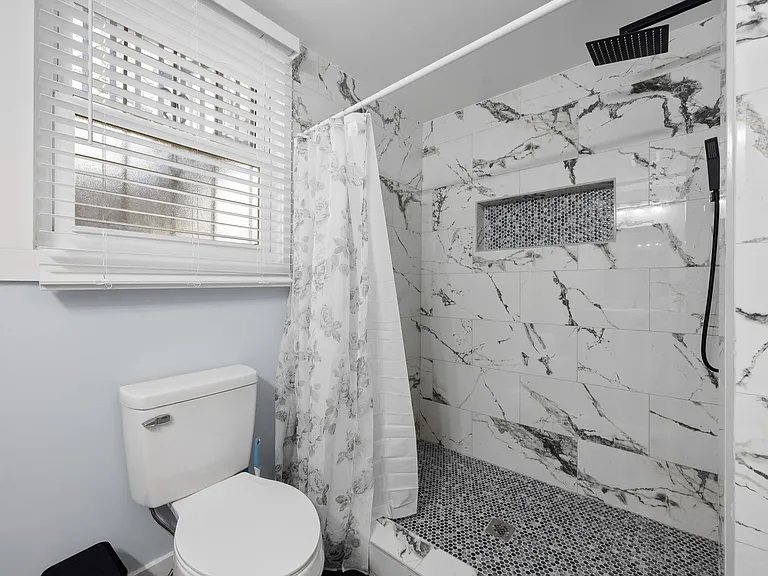 903 Beecher St SW #903 — Photo 17