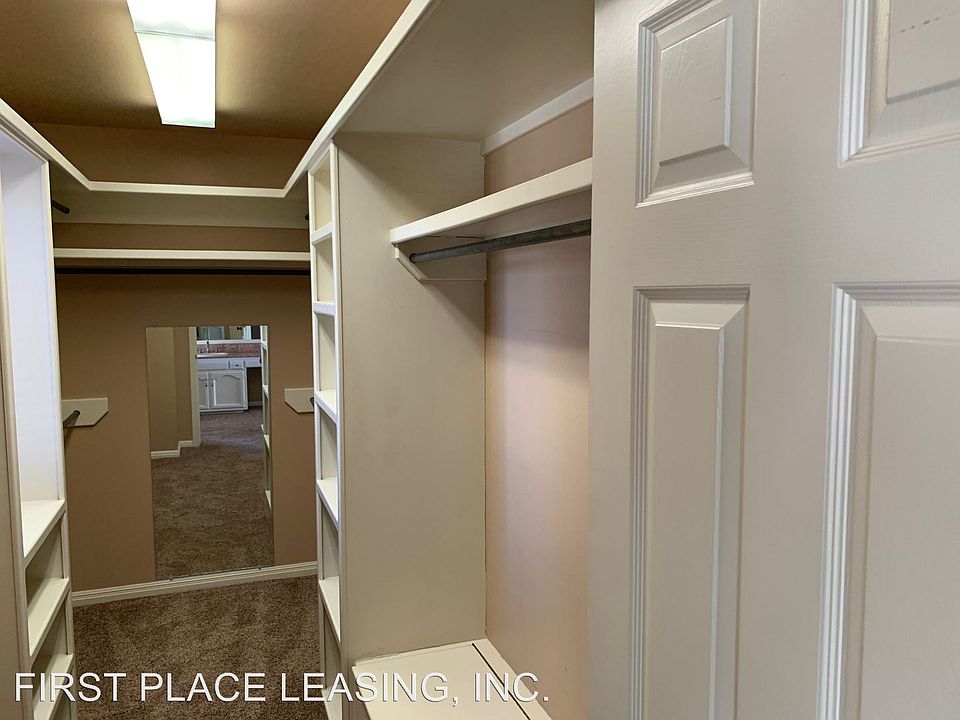 1st image of 8 Barton Ct