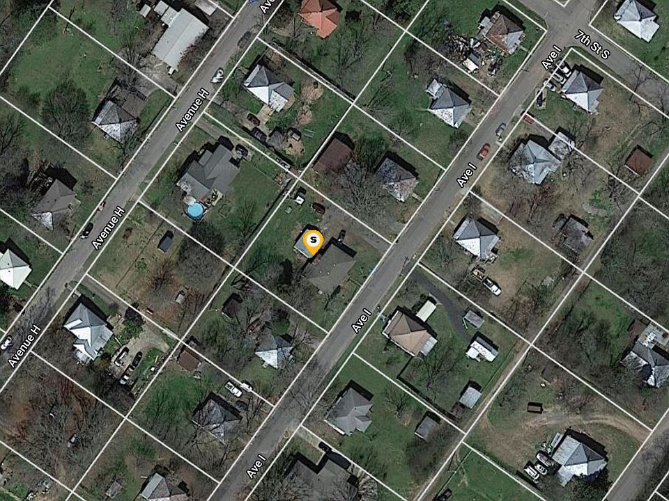 2nd image of 720 Avenue I