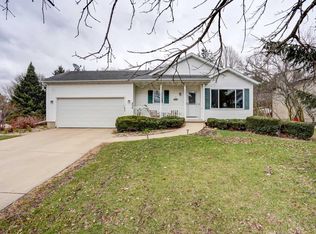 824 Whispering Way, Cottage Grove, WI 53527