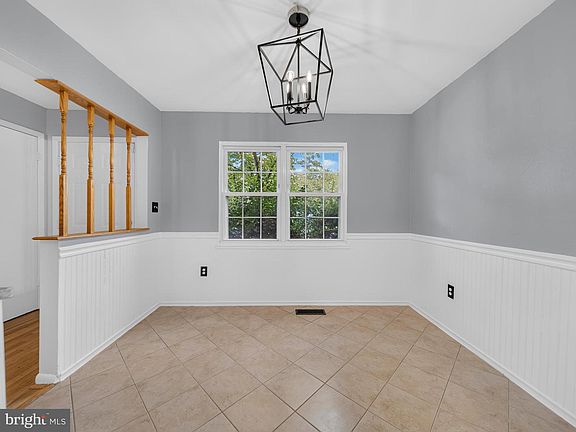 5th image of 15057 Cherrydale Dr
