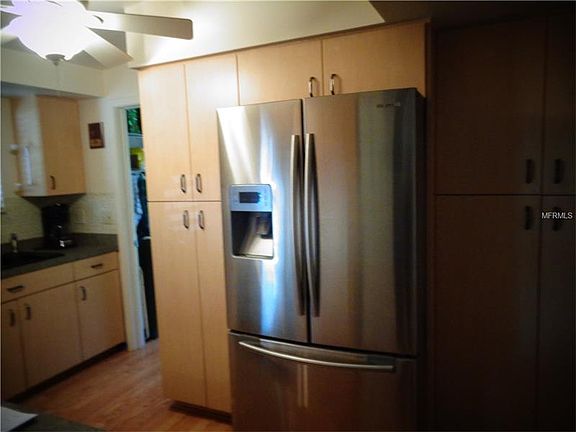5th image of 1271 Price Cir