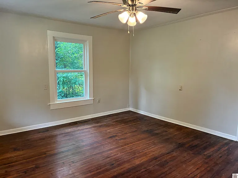 1207 Markham Ave — Photo 8