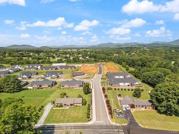 206 Acorn Run Ln, Bedford, VA 24523