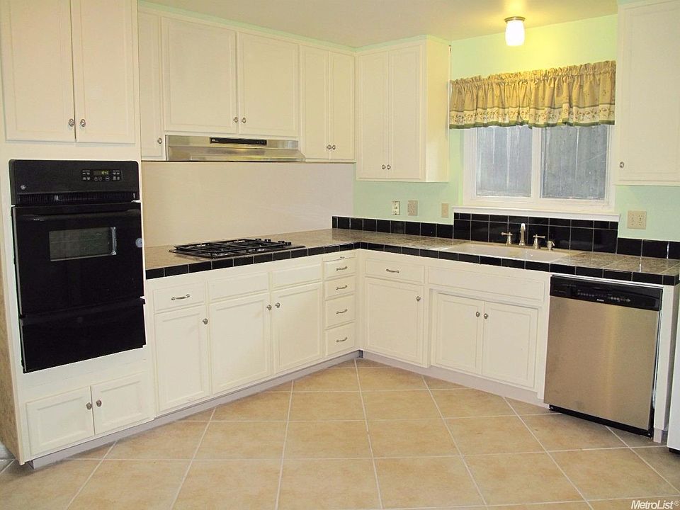 2nd image of 8919 La Riviera Dr