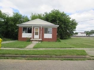 54 Maple St, Pontiac, MI 48341