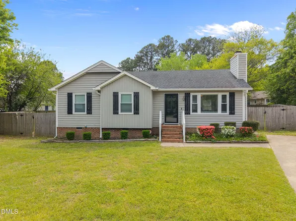 718 E Azalea Ct, Fuquay Varina, NC 27526
