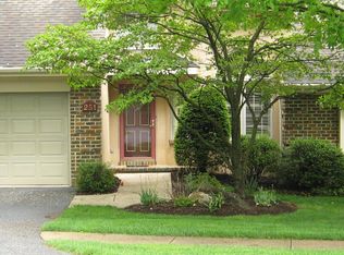 251 Willow Valley Dr, Lancaster, PA 17602