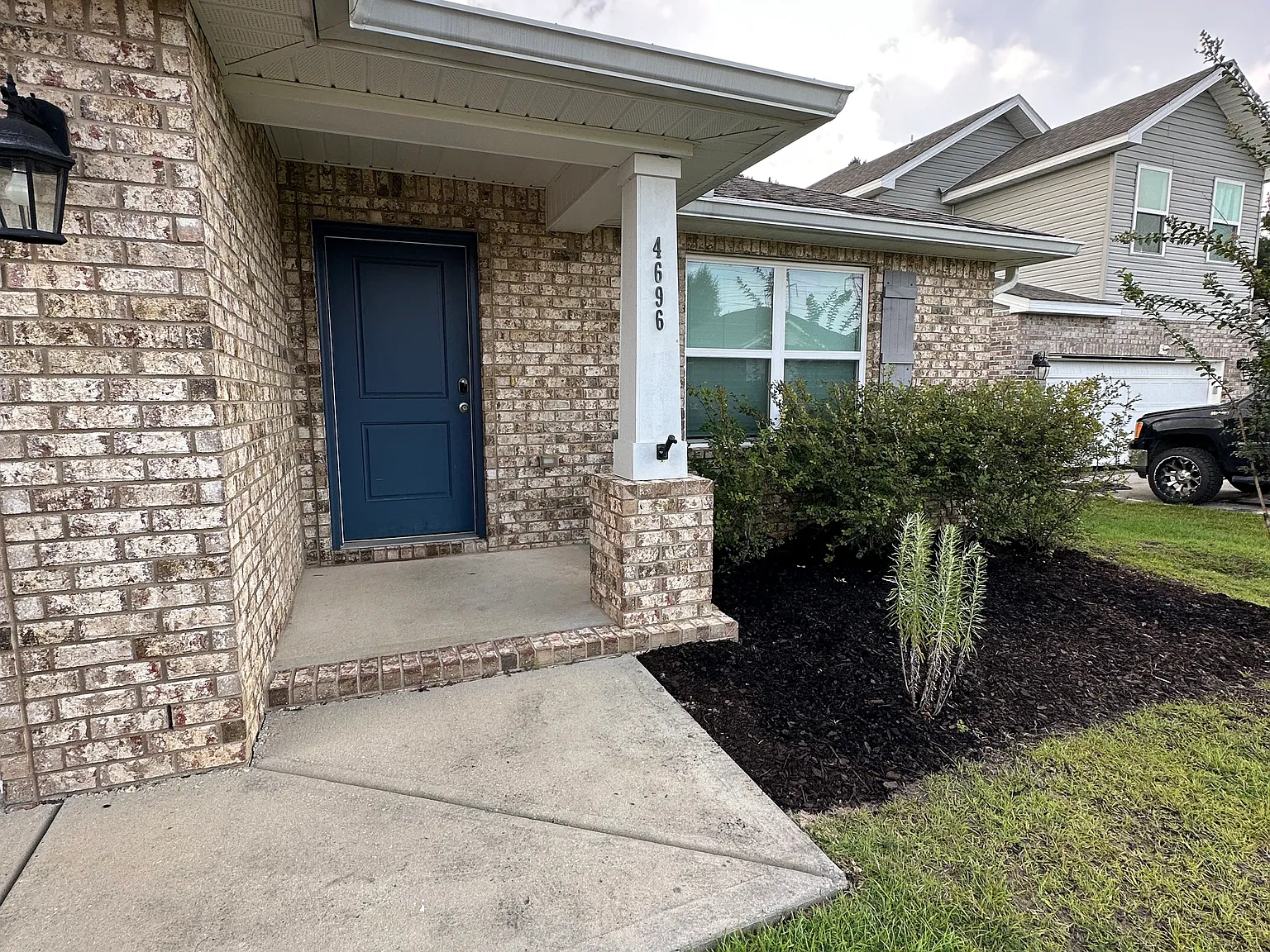 3 bed, 1825 sqft, $2,000 — Photo 2