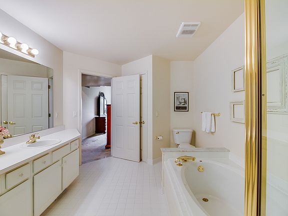 5th image of 1894 Wentworth Dr #107