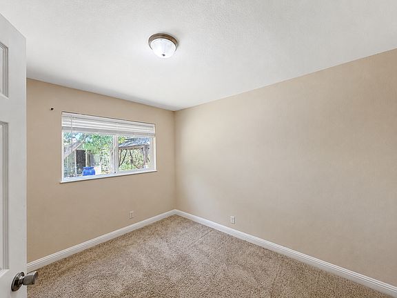 4th image of 7240 Chesney Way
