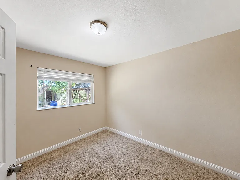 7240 Chesney Way — Photo 4