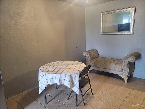 3rd image of 1809 Volcano Ave