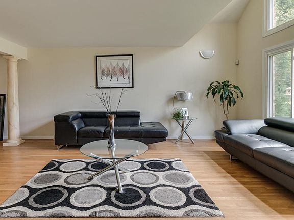 2nd image of 2598 Ramblewood Dr