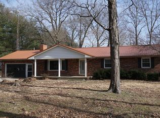 5538 Edgewood Rd, Salem, IL 62881