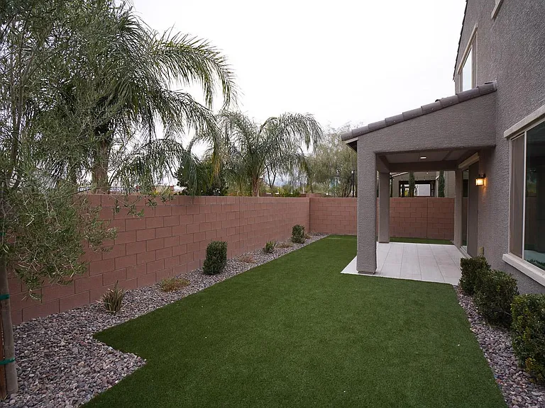 Poppy Leaf Ave — Photo 27