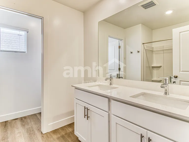 7693 S Castleton Ln — Photo 7