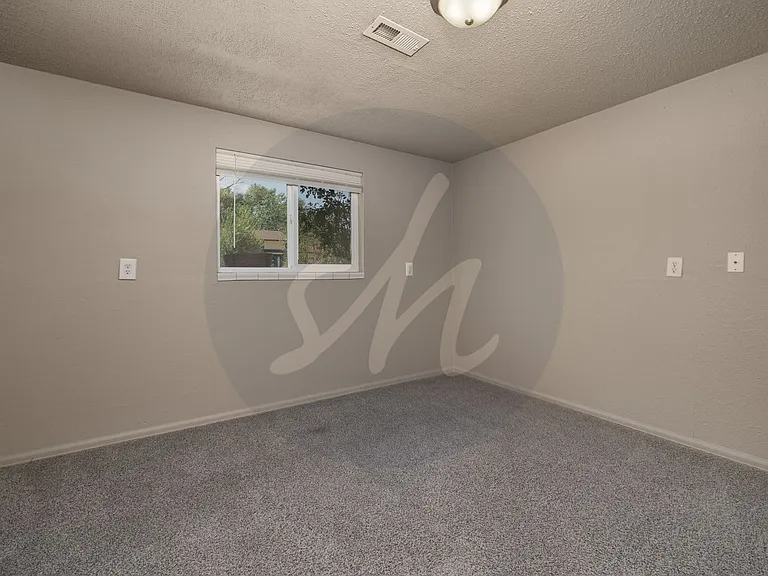 7123 Metropolitan St — Photo 15