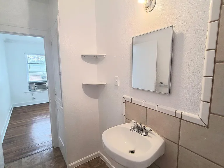 4414 Woodside St #8 — Photo 12