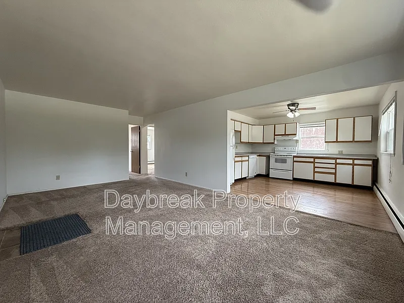 2 bed, 1.0 bath, $850 — Photo 2