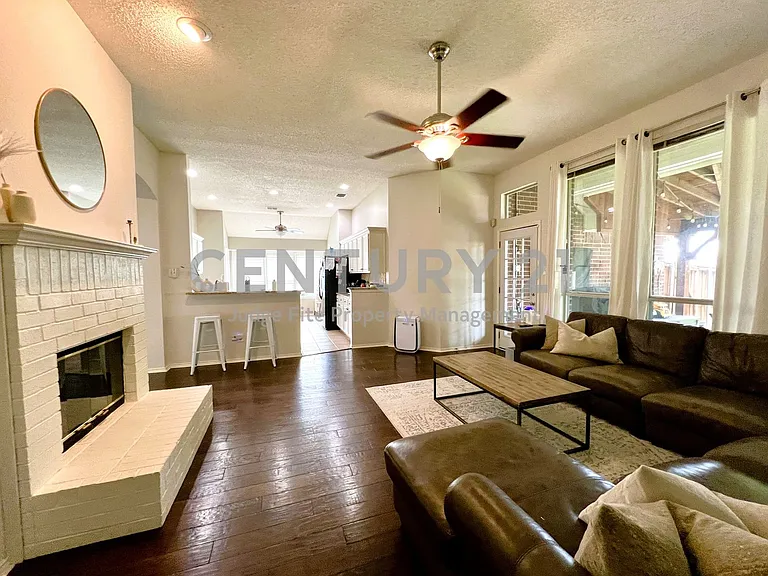 11413 Huntington Rd — Photo 11