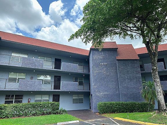 2nd image of 8450 Lagos De Campo Blvd APT 106