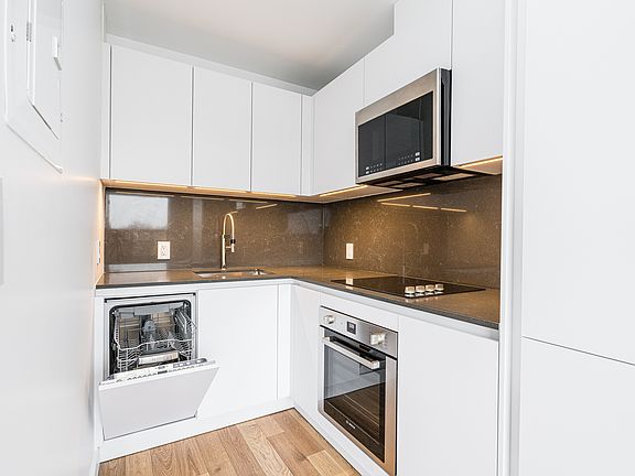 2nd image of 111 Lawton Blvd #50045A-211