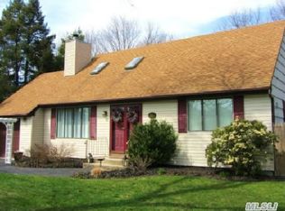 185 Little Plains Rd, Huntington, NY 11743