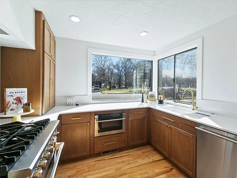 459 S Walnut St — Photo 9