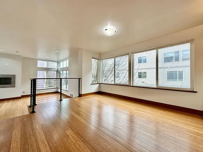 552 McGraw St — Photo 3
