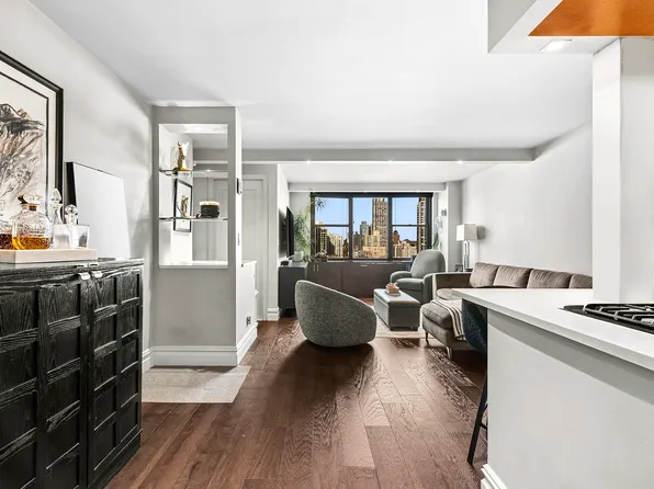 301 East 79th Street image 1 of 12