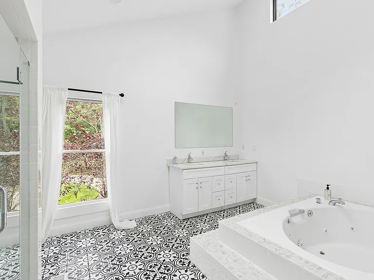 3 N Woods Ln — Photo 12