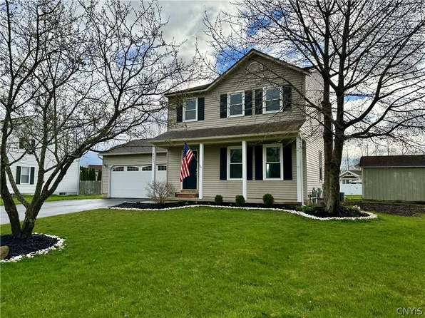 8662 Bayview Dr, Cicero, NY 13039