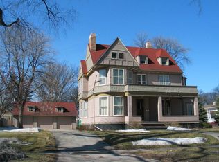 410 Reeves Dr, Grand Forks, ND 58201