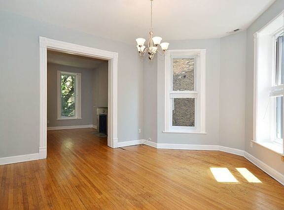 4th image of 635 W Wellington Ave #2