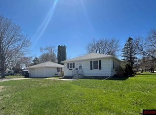 331 Pleasant St E, Amboy, MN 56010