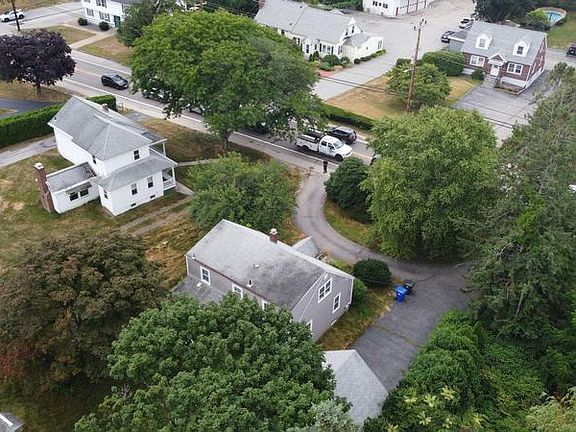 3rd image of 140 Cowesett Ave